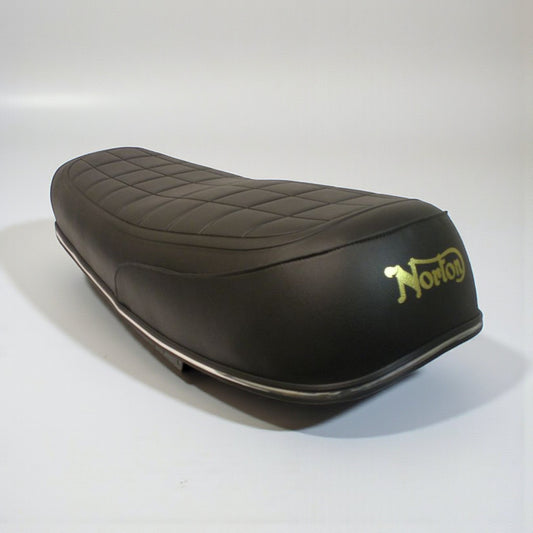 Norton Commando Interstate MK2 dual seat — steel base, gold Norton script, original-style NZ