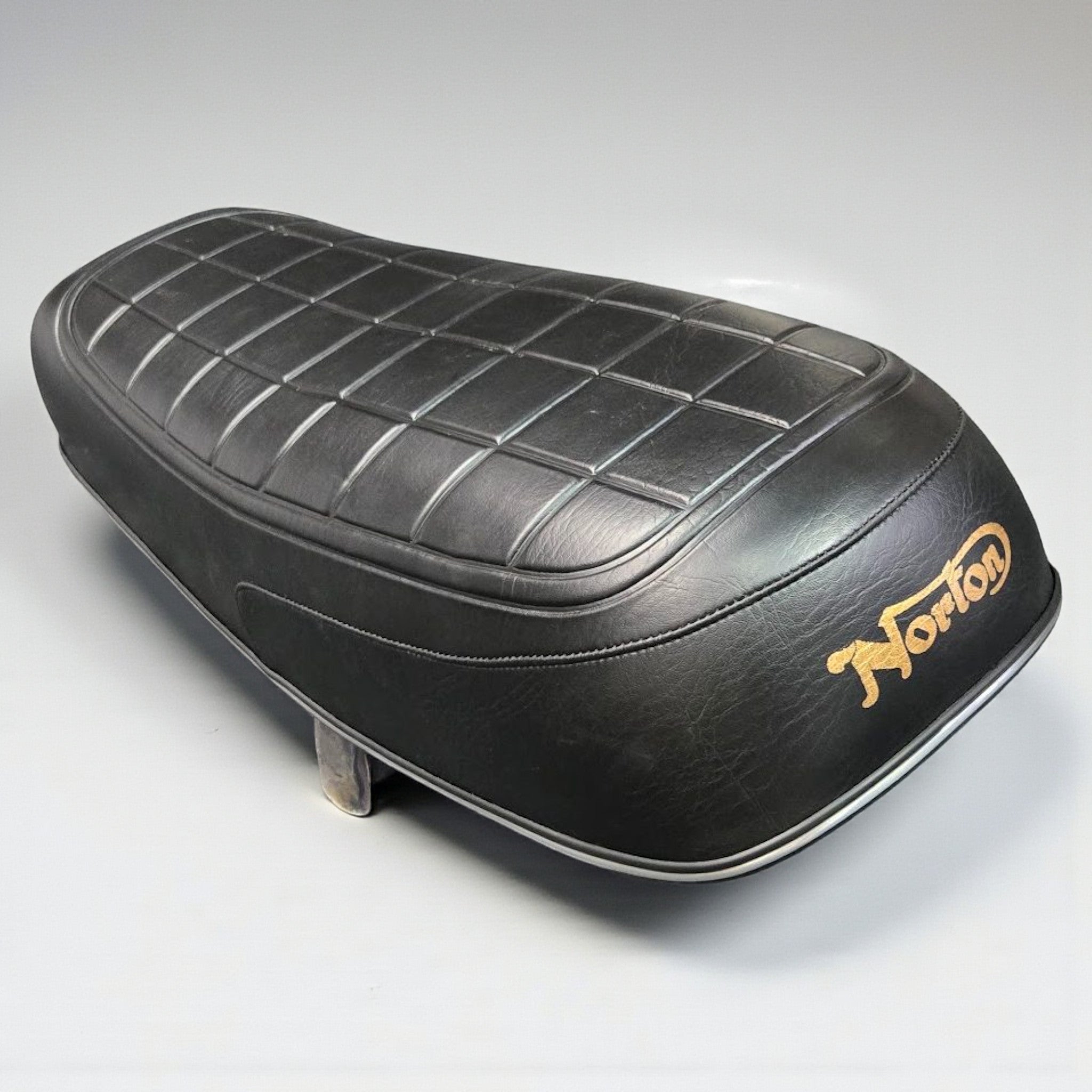 Norton Commando Roadster MK2 Seat